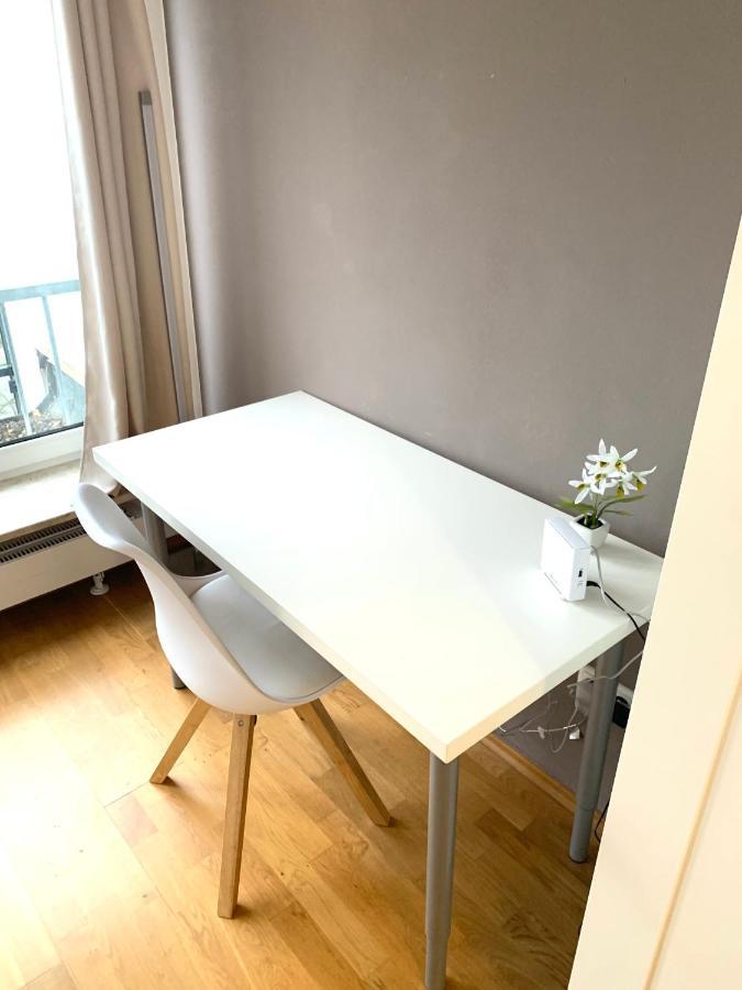 Beautiful Premium Apartment, Near University , Wifi , Free Parking Ratisbona Esterno foto